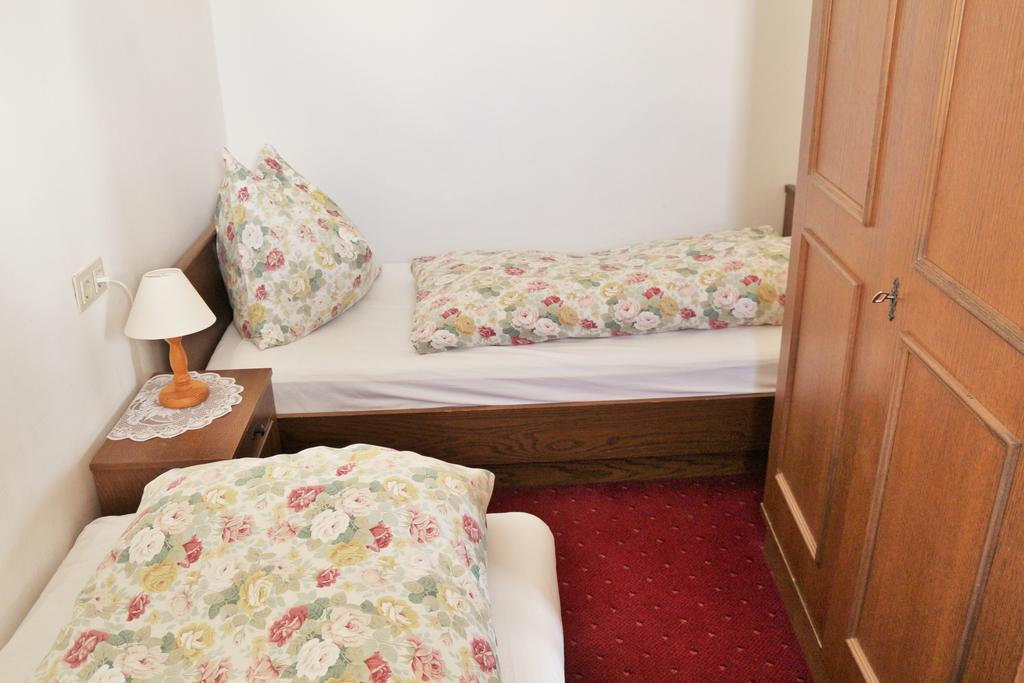 Pension Sonnenhof Mieming Room photo